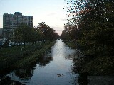 Der Kanal gleich nebenan, hier fttere ich die Enten, 9 Jungs, 3 Mdels